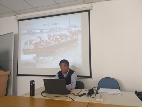 北京正智远东（OCI）化学品一部主管应邀参加上海举办的2018-海运危险货物运输规则培训.jpg