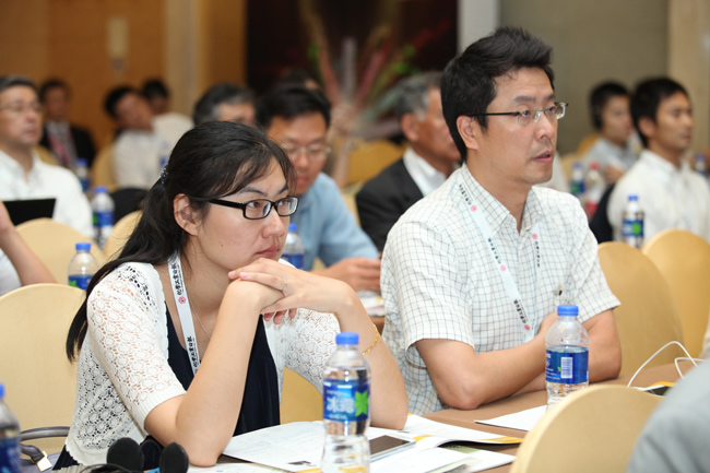 OCI-华东孙经理参会聆听演讲 